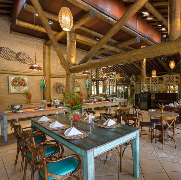 Gastronomia | Restaurante Taioba com mesas montadas