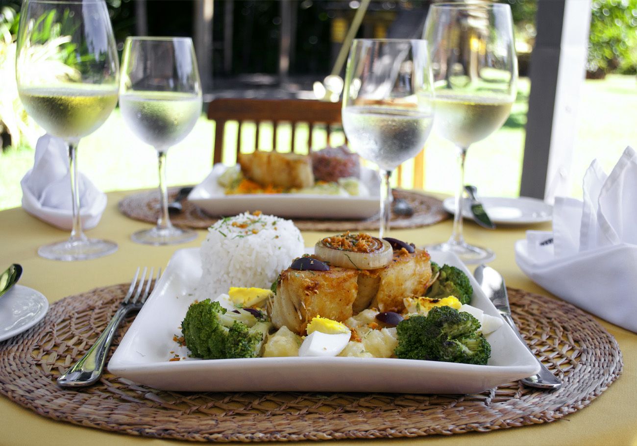 Prato gastronômico com arroz e bacalhau